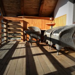 Soba-zakonska-balkon
