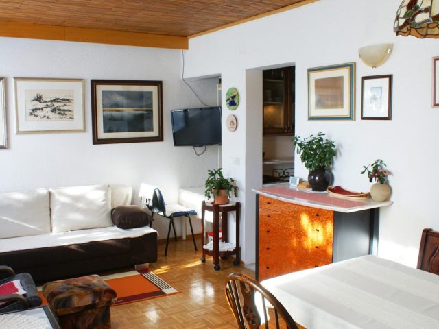 Apartment near Cerknica Lake