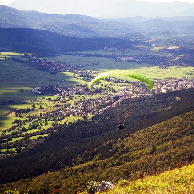 PARAGLIDING