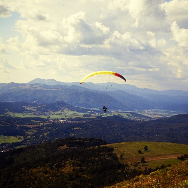 PARAGLIDING