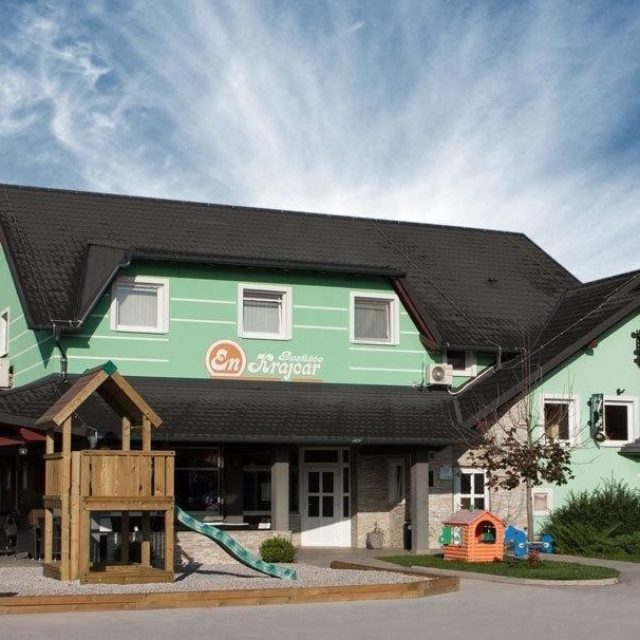 En Krajcar Guest House, Podskrajnik