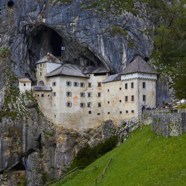 Die Höhlenburg Predjamski grad