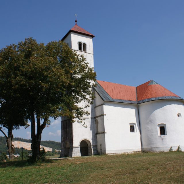 Die Kirche des Hl. Wolfgang in Zelše